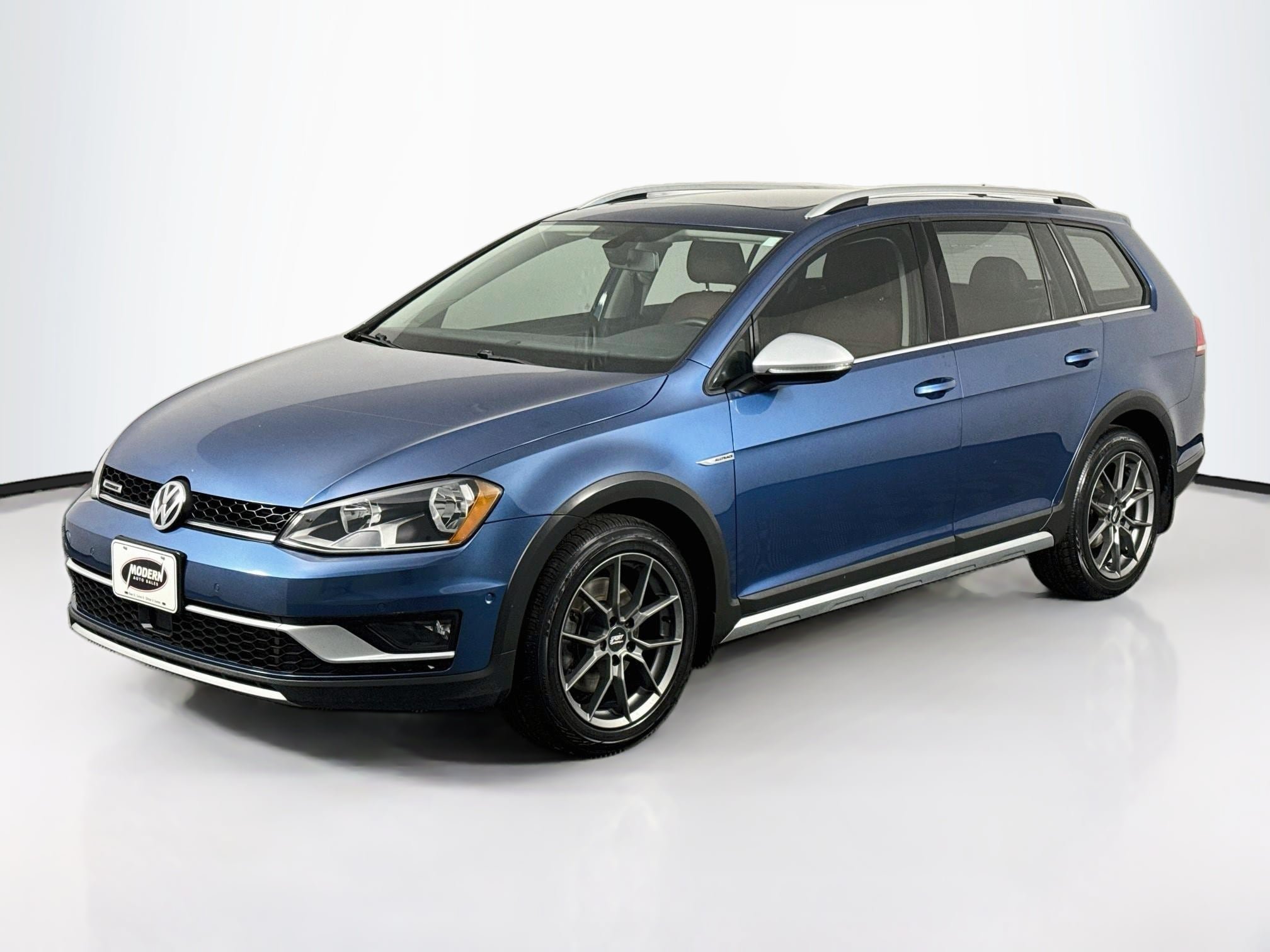Used 2017 Volkswagen Golf Alltrack SE AWD/4WD image 10