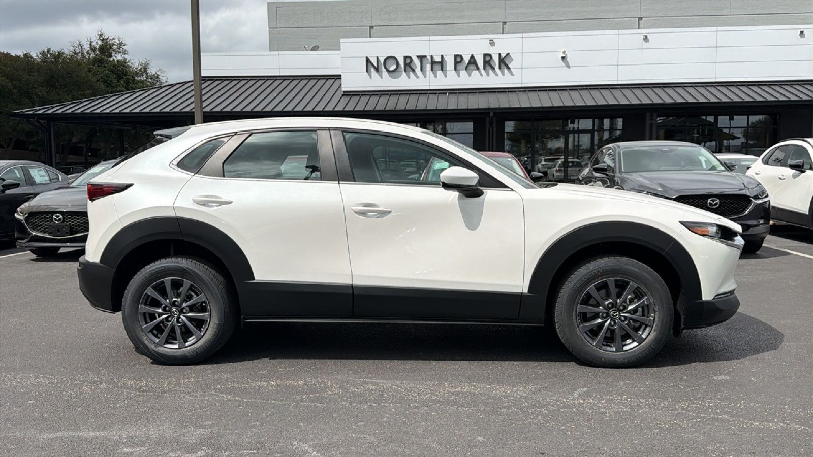 Used 2024 MAZDA CX-30 AWD 2.5 S image 3