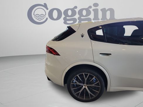Used 2026 Maserati Grecale Modena AWD/4WD image 32