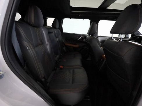 Used 2022 Mitsubishi Outlander SEL image 13