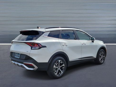 Used 2024 Kia Sportage EX w/ EX Premium Package image 3