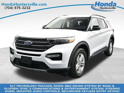 Used 2023 Ford Explorer XLT w/ Equipment Group 202A AWD/4WD image 3