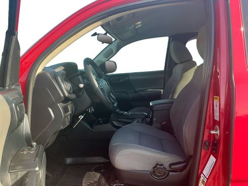 Used 2016 Toyota Tacoma SR RWD image 14