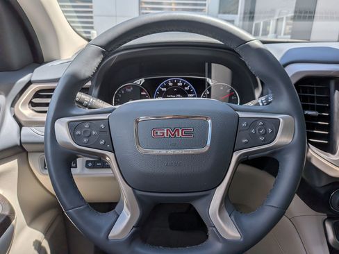 Used 2023 GMC Acadia Denali w/ Denali Technology Package AWD/4WD image 15