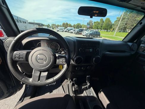 Used 2018 Jeep Wrangler Unlimited Sport w/ Connectivity Group AWD/4WD image 54