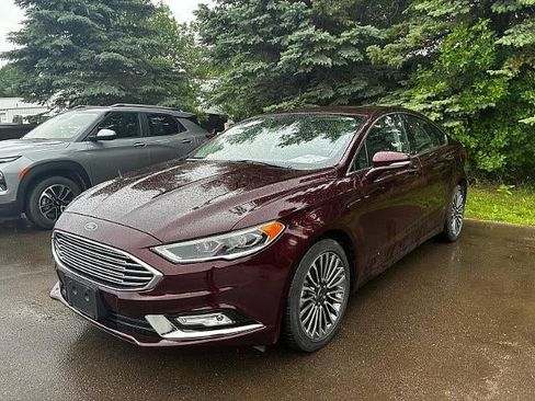 Used 2017 Ford Fusion SE w/ Fusion SE Technology Package AWD/4WD image 6