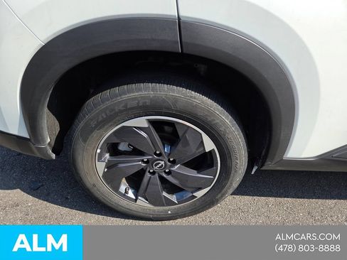 Used 2025 Nissan Rogue SV FWD image 13