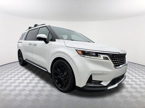 Used 2022 Kia Carnival SX Prestige image 3