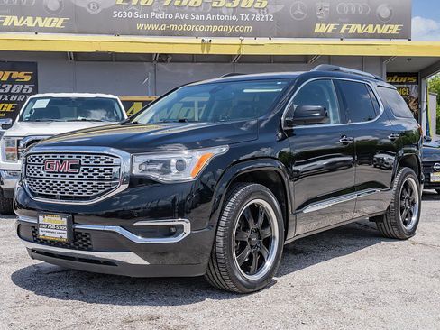 Used 2019 GMC Acadia Denali w/ Technology Package FWD image 9