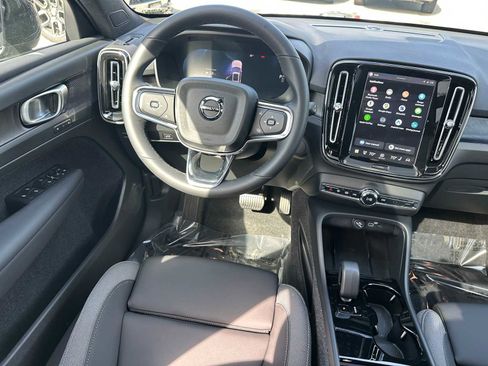 Used 2025 Volvo EX40 Plus w/ Climate Package RWD image 17