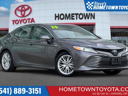 Used 2020 Toyota Camry XLE w/ Sunroof Package image 1