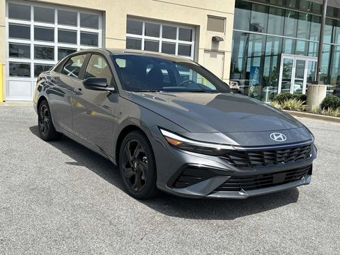 New 2026 Hyundai Elantra SEL Sport Premium FWD image 2