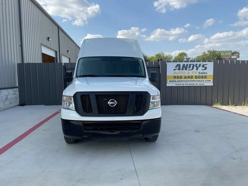 Used 2017 Nissan NV 2500 SV RWD image 1