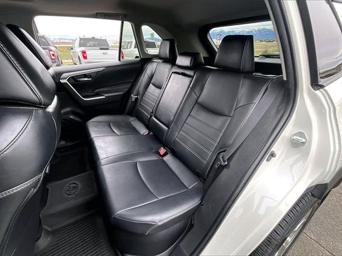 Used 2021 Toyota RAV4 XLE Premium image 26
