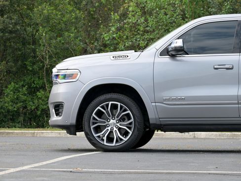 Used 2025 RAM 1500 Tungsten AWD/4WD image 5