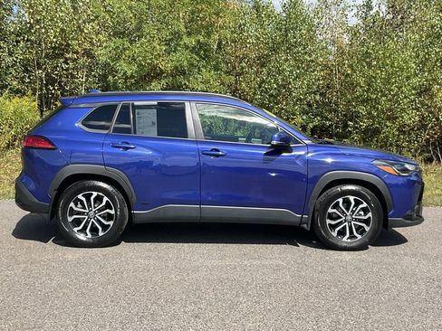 Used 2023 Toyota Corolla Cross SE image 30