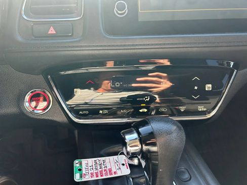 Used 2021 Honda HR-V EX image 8