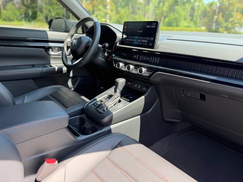 Used 2023 Honda CR-V Sport Touring image 3