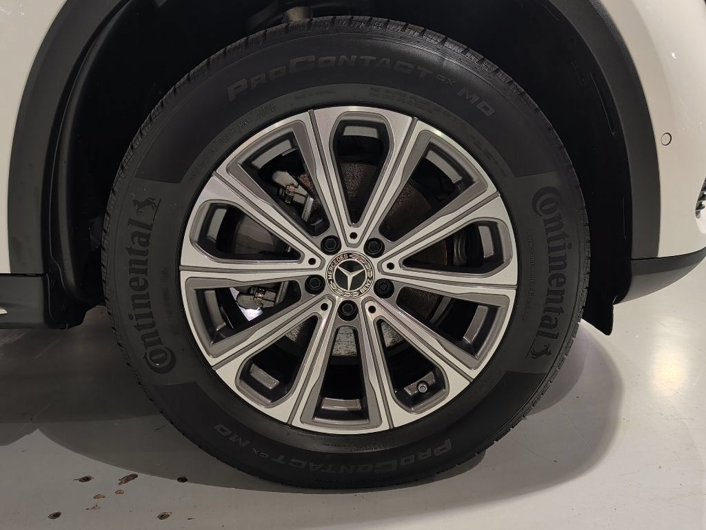 Used 2025 Mercedes-Benz GLC 300 4MATIC image 6