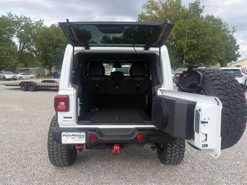 Used 2021 Jeep Wrangler Unlimited Rubicon AWD/4WD image 12