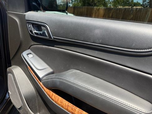 Used 2018 Chevrolet Suburban Premier AWD/4WD image 16