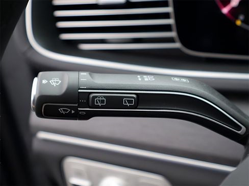 Certified 2025 Mercedes-Benz GLS 450 4MATIC image 37