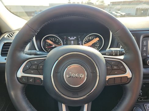 Used 2018 Jeep Compass Sport w/ Cold Weather Group image 18