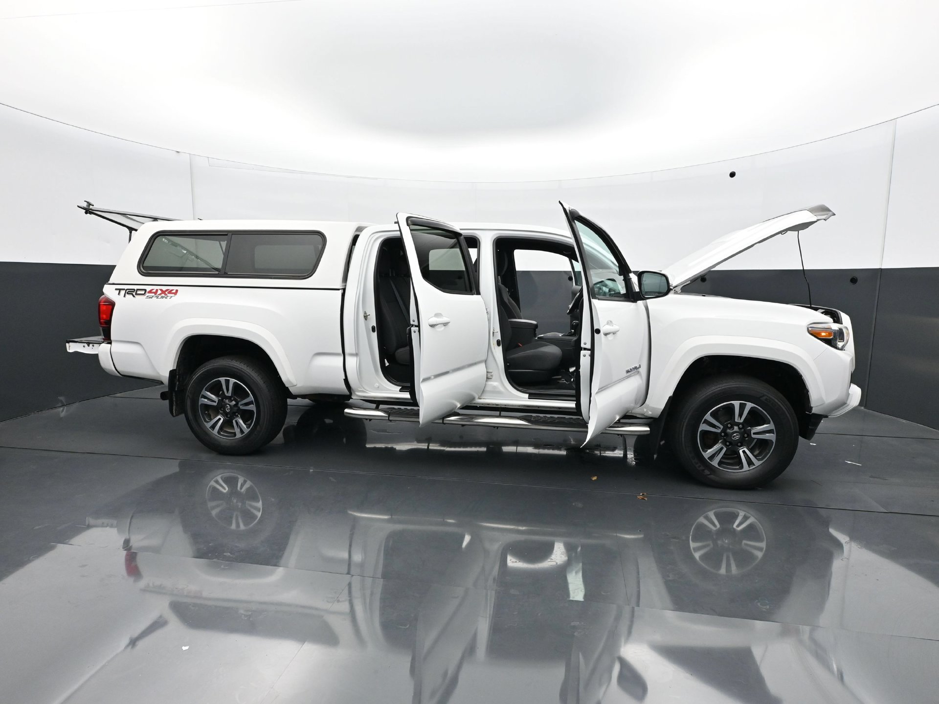 Used 2019 Toyota Tacoma TRD Sport AWD/4WD image 35