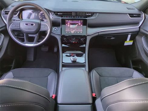 New 2025 Jeep Grand Cherokee L Altitude image 16