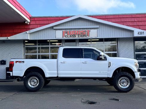 Used 2022 Ford F250 Lariat w/ Lariat Value Package image 3