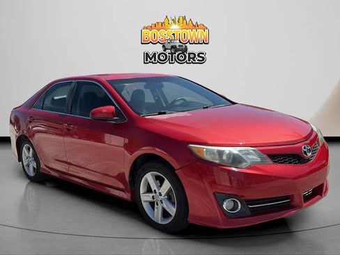 Used 2012 Toyota Camry SE FWD image 11