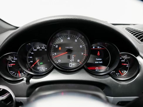 Used 2015 Porsche Cayenne S image 11