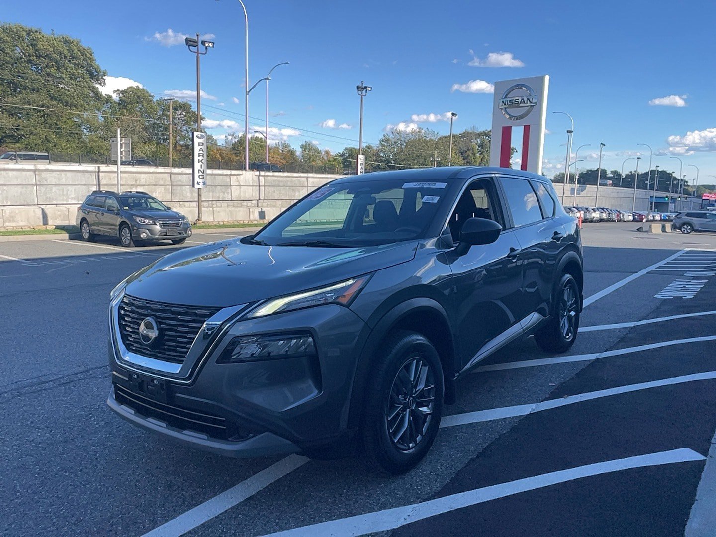 Used 2023 Nissan Rogue S AWD/4WD image 3