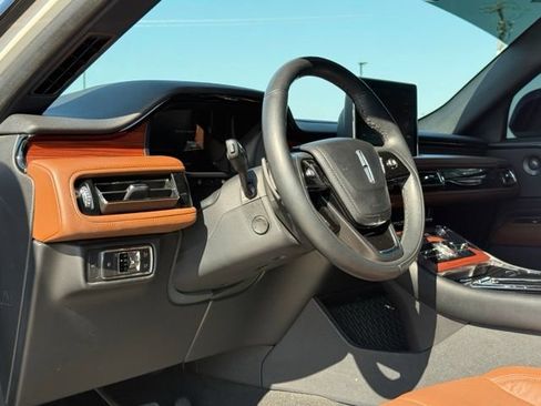 Used 2022 Lincoln Aviator Reserve w/ Equipment Group 201A RWD image 9