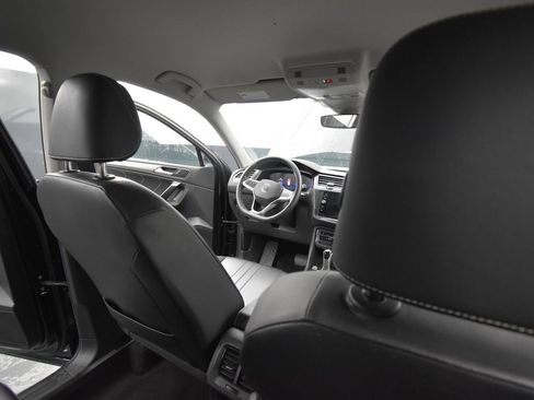 Used 2023 Volkswagen Tiguan SE image 20