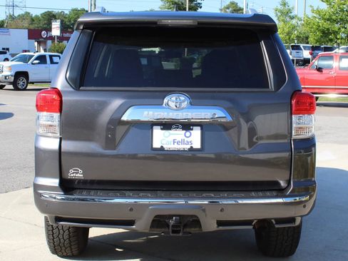 Used 2012 Toyota 4Runner SR5 w/ Convenience Pkg AWD/4WD image 4