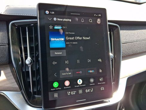 Certified 2025 Volvo XC90 B6 Plus AWD/4WD image 18
