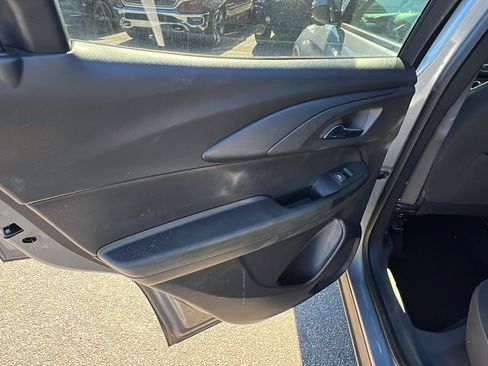 Used 2023 Chevrolet TrailBlazer LT w/ Convenience Package image 22