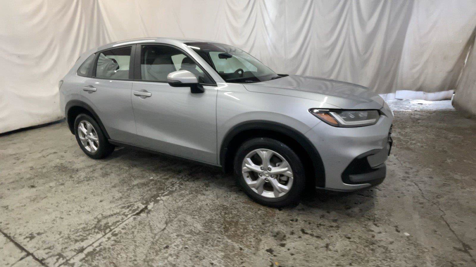 Used 2023 Honda HR-V LX image 3