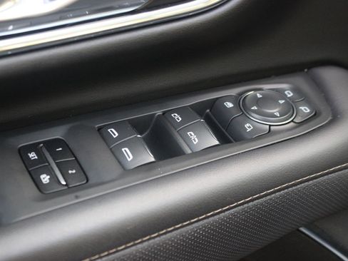 Used 2023 Chevrolet Tahoe Premier image 15