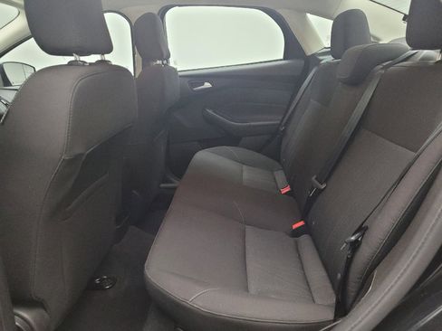 Used 2016 Ford Focus SE FWD image 18