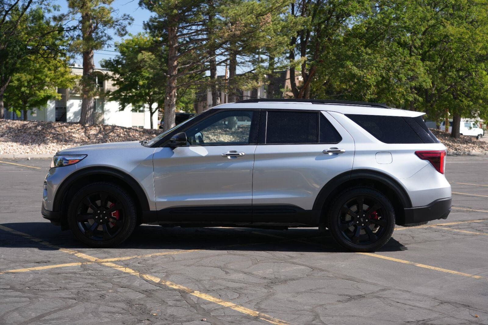 Used 2021 Ford Explorer ST w/ Equipment Group 401A AWD/4WD image 2
