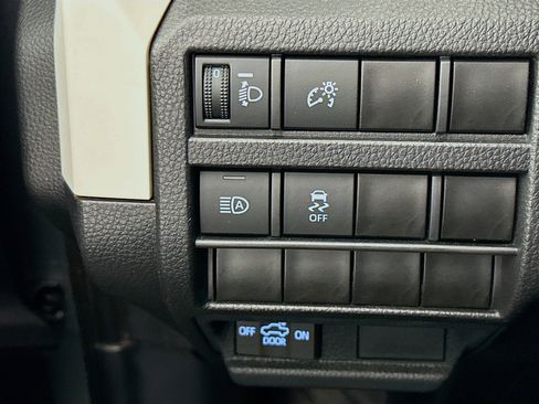 Used 2024 Toyota Tacoma TRD Off-Road image 17