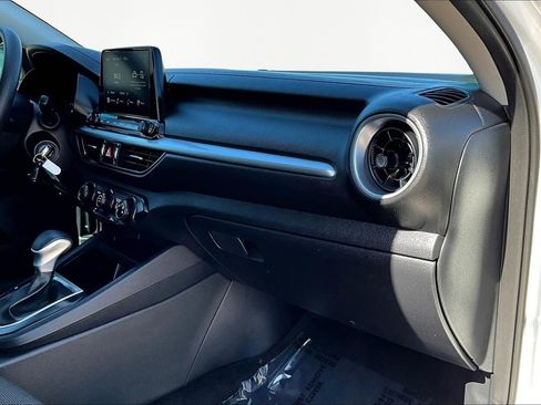 Used 2024 Kia Forte LXS w/ LXS Technology Package image 16