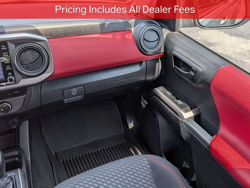 Certified 2022 Toyota Tacoma SR5 AWD/4WD image 19