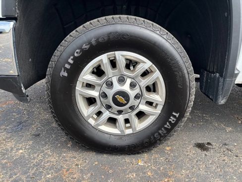 Used 2025 Chevrolet Silverado 2500 LT w/ Convenience Package AWD/4WD image 24