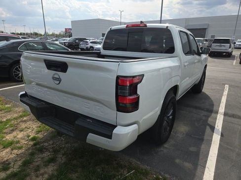 Used 2025 Nissan Frontier SV w/ SV Convenience Package image 3