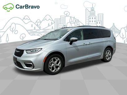 Used 2023 Chrysler Pacifica Limited