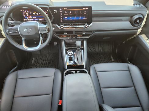 Used 2025 Chevrolet Colorado Trail Boss AWD/4WD image 8