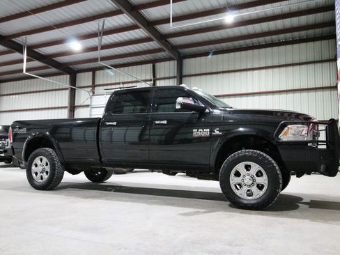 Used 2017 RAM 2500 Laramie w/ Convenience Group image 16